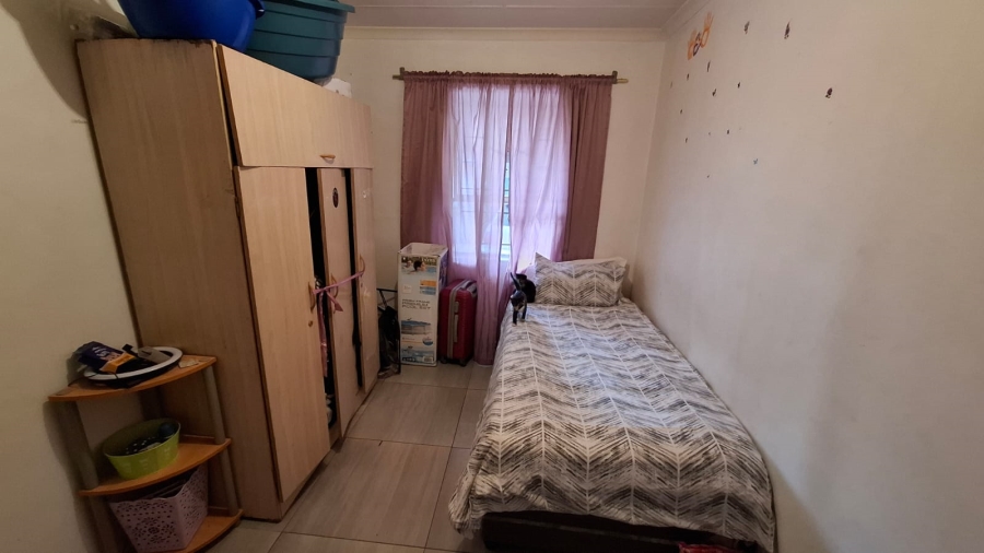 2 Bedroom Property for Sale in Lentegeur Western Cape